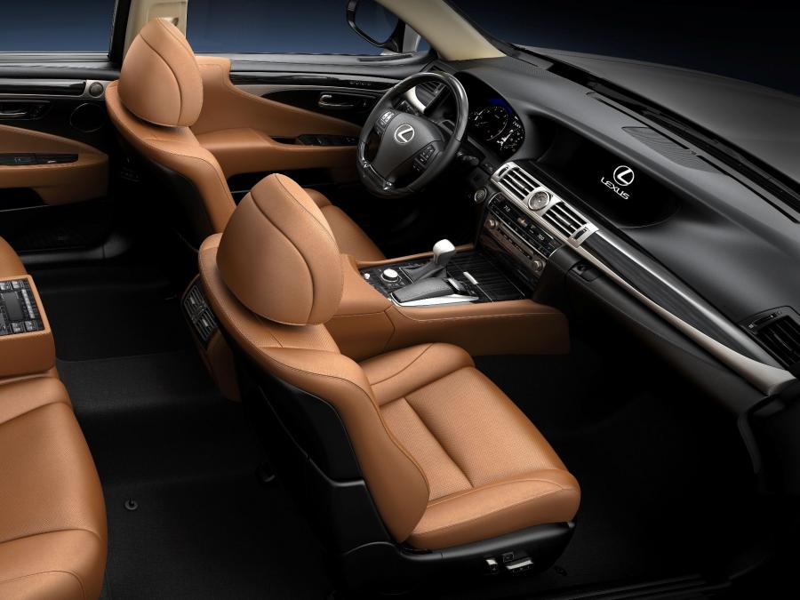  Lexus LS460 2012 года  (фото 15 из 16)